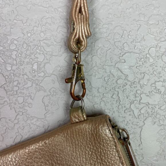 ADRIENNE VITTADINI Gold Zipper Pouch w/Charger - Picture 3 of 5